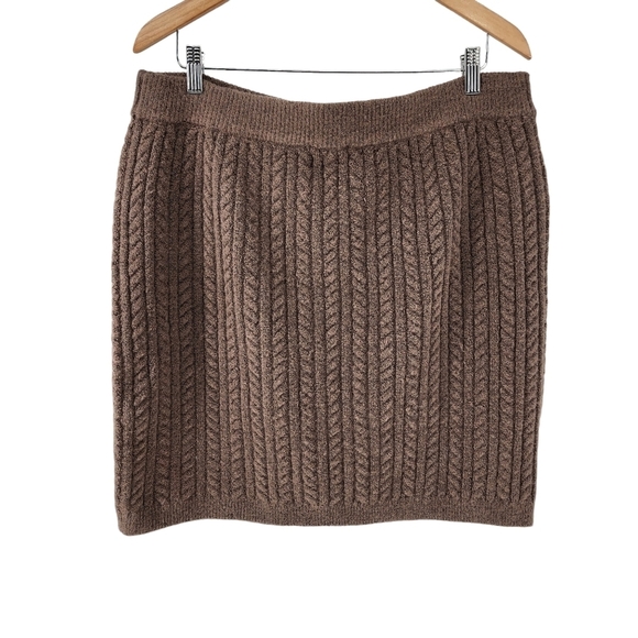 Express Women's Light Mocha Cable Knit Mini Sweater Skirt - XL - Picture 6 of 8